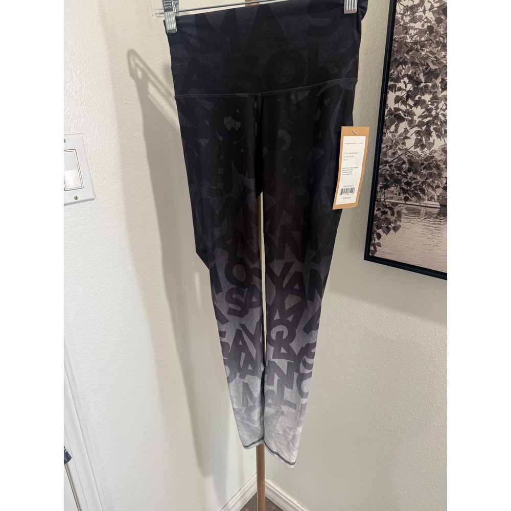 Niyama Sol Barefoot Selfie Ombre Typographic Logo Leggings Small NWT $92
